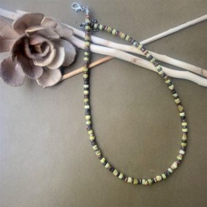 ყვითელი ფირუზი და ქოქოსის ყელსაბამი