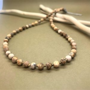 იასპისის ყელსაბამი