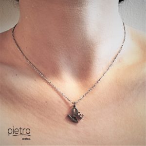 LOVE ფოლადის ყელსაბამი