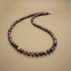 ყელსაბამი ვეფხვის თვალით