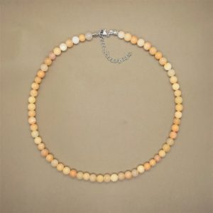 ოქროსფერი ჟადეიტის ყელსაბამი