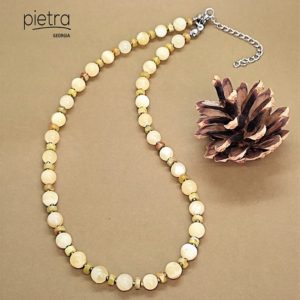 ჟადეიტის ყელსაბამი