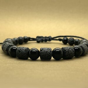 შავი ონიქსით და ლავის ქვით სამაჯური