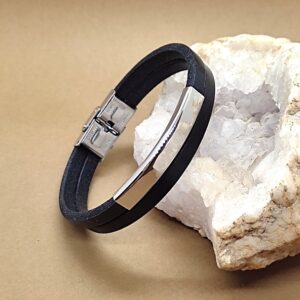 ტყავის სამაჯური ტექსტით