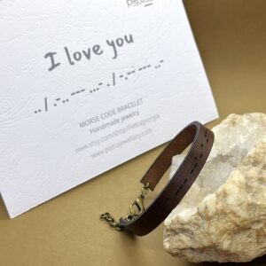 ტყავის სამაჯური მორზეს ანბანით